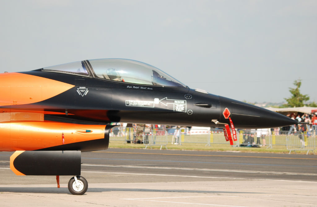 F-16 of the Royal Netherlands Air Force at the Reims Air Show in France in 2009